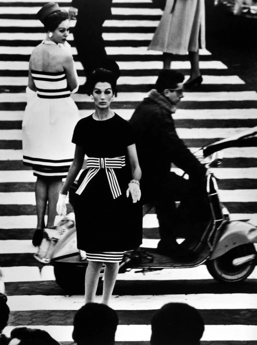 William Klein, Antonia + Simone + Barber Shop, New York (Vogue), 1961 William Klein, Antonia + Simone + Barber Shop, New York (Vogue), 1961