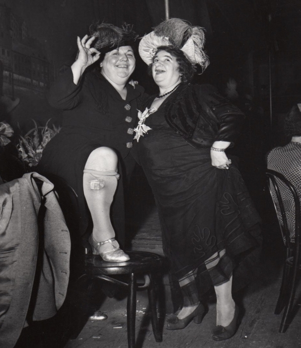 Weegee, At Sammy's in the Bowery Weegee, At Sammy's in the Bowery