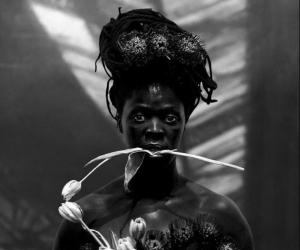 Zanele Muholi, Somnyama Ngonyama Series- Mbalenhle II, Sandton, 2019 Zanele Muholi, Somnyama Ngonyama Series- Mbalenhle II, Sandton, 2019